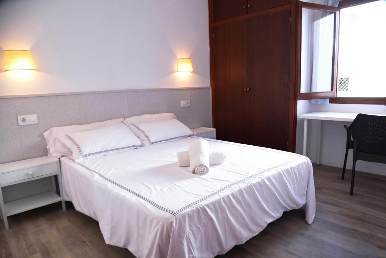 Villas Las Alondras Cala'n Forcat Luaran gambar